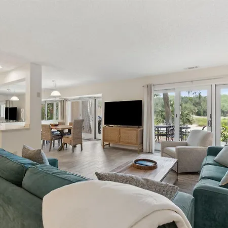 2098 Beach Wood